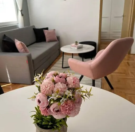 Urban Flat Apartment *